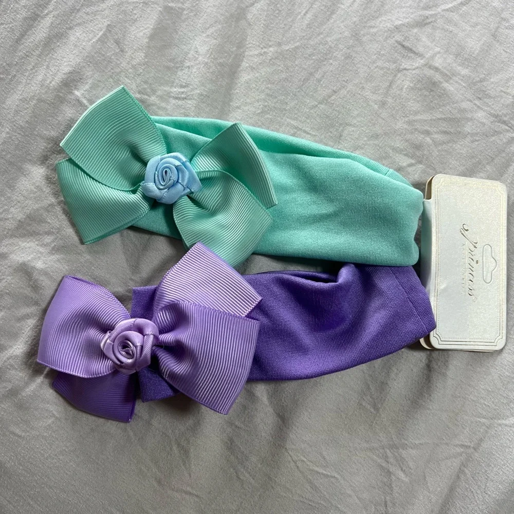 2 pair of socks and‎ 2 head band for girls